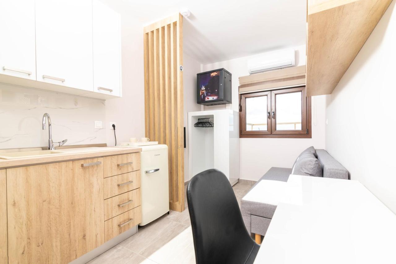 F & B Collection- 360 View Tiny Penthouse Apartment Thessaloniki